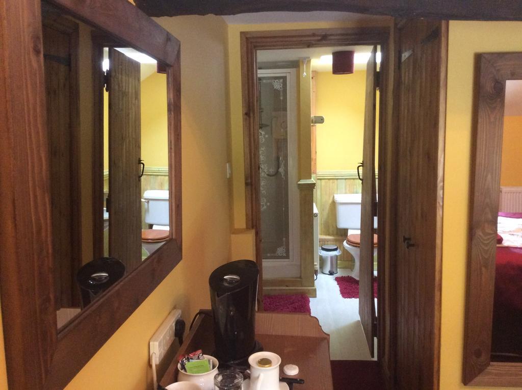 The Old Forge B&B Knockin Zimmer foto